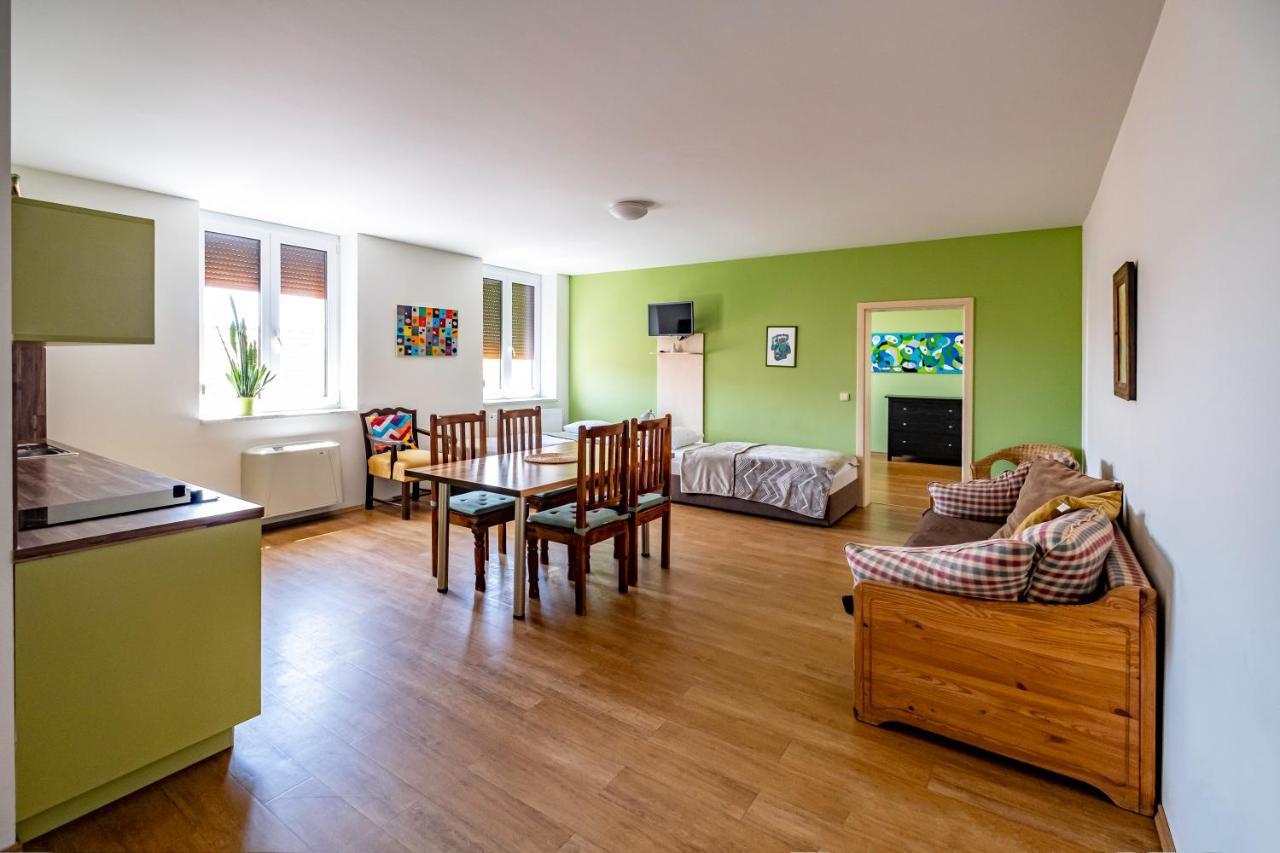 Apartmany Gulliver Микулов Екстериор снимка