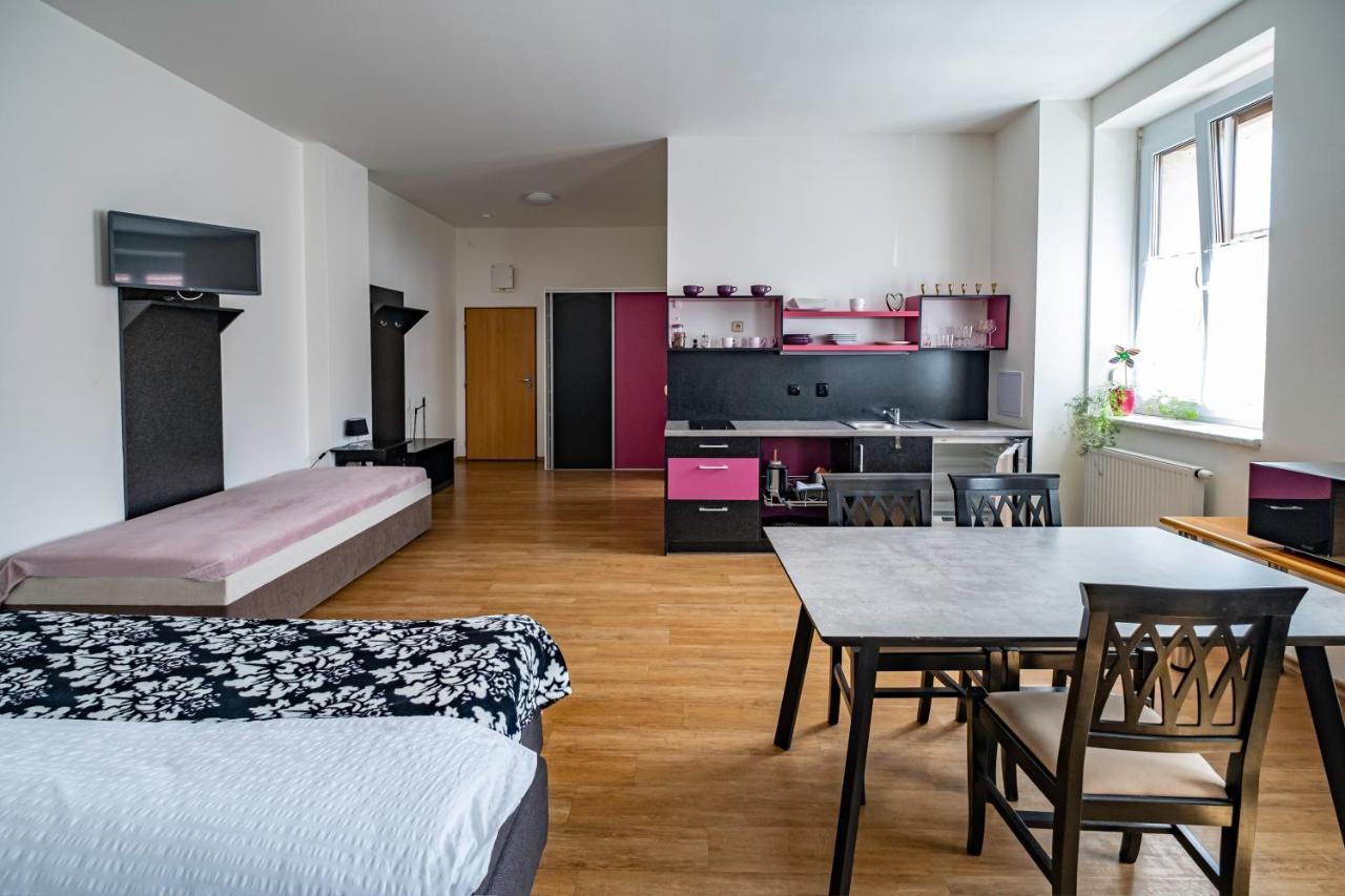 Apartmany Gulliver Микулов Екстериор снимка