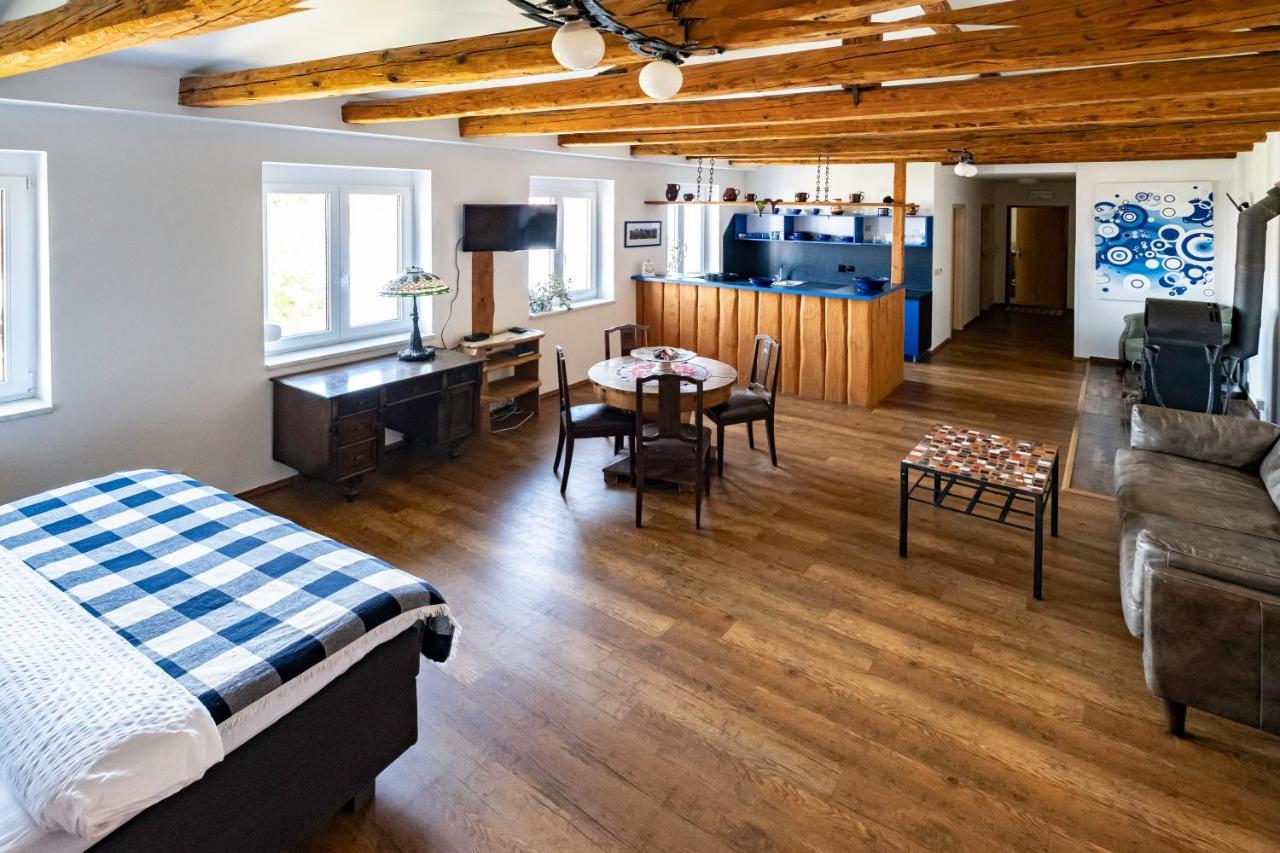Apartmany Gulliver Микулов Екстериор снимка