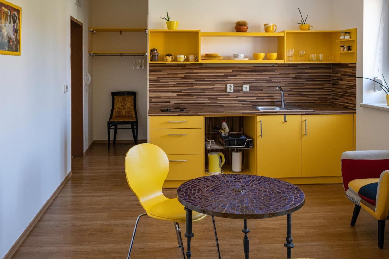 Apartmany Gulliver Микулов Екстериор снимка