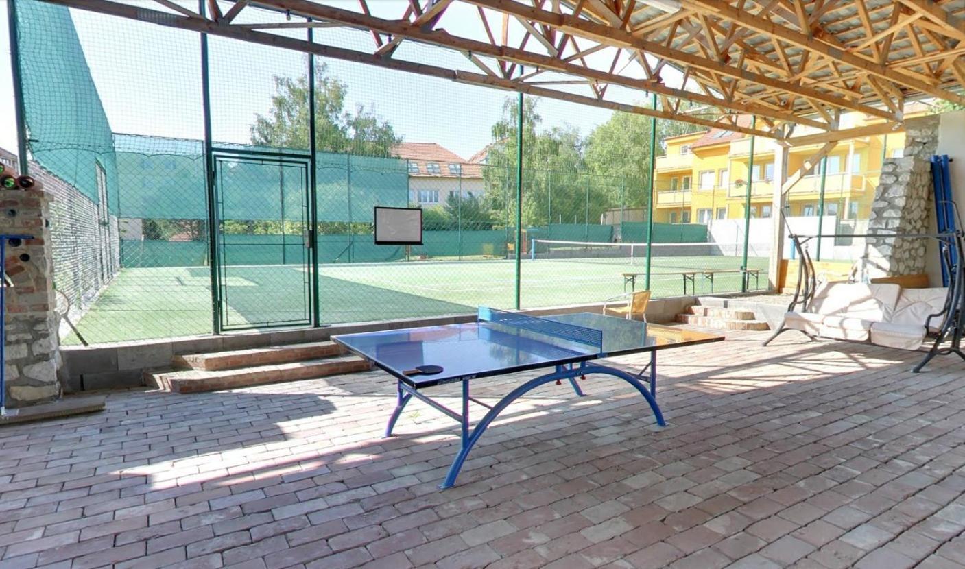 Apartmany Gulliver Микулов Екстериор снимка